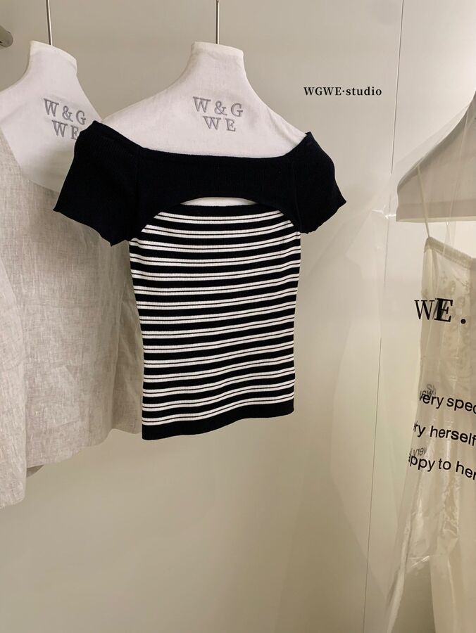 Kaos Rajut Lengan Pendek Off Shoulder Bergaris view 4