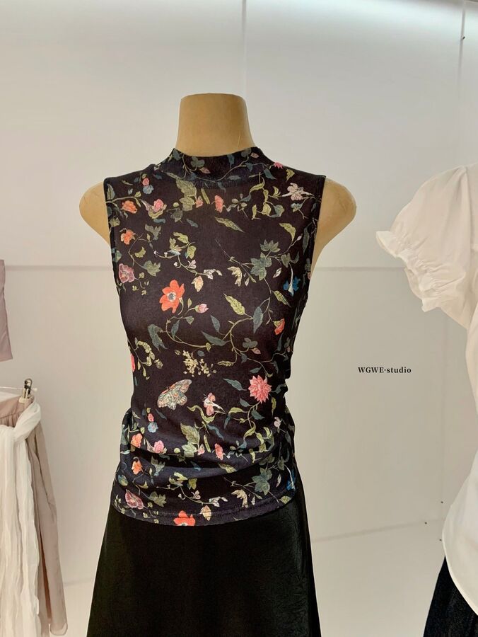 Floral sleeveless high neck top