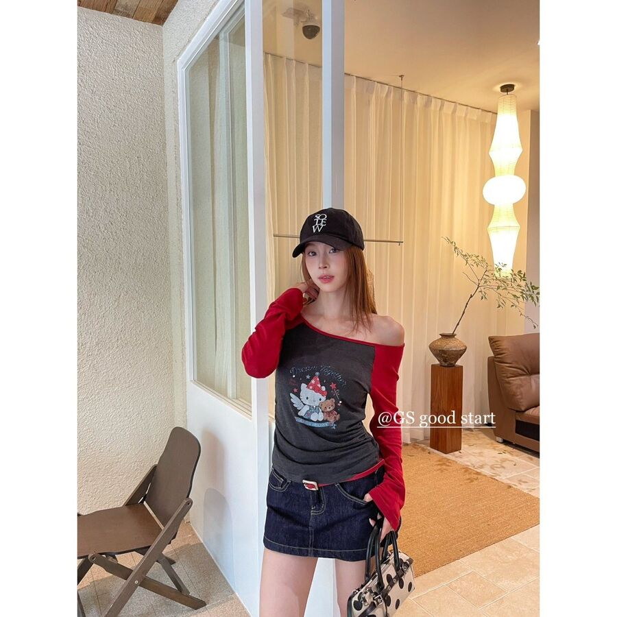 Kaos Lengan Panjang One-Shoulder dengan Cetakan Kartun view 7