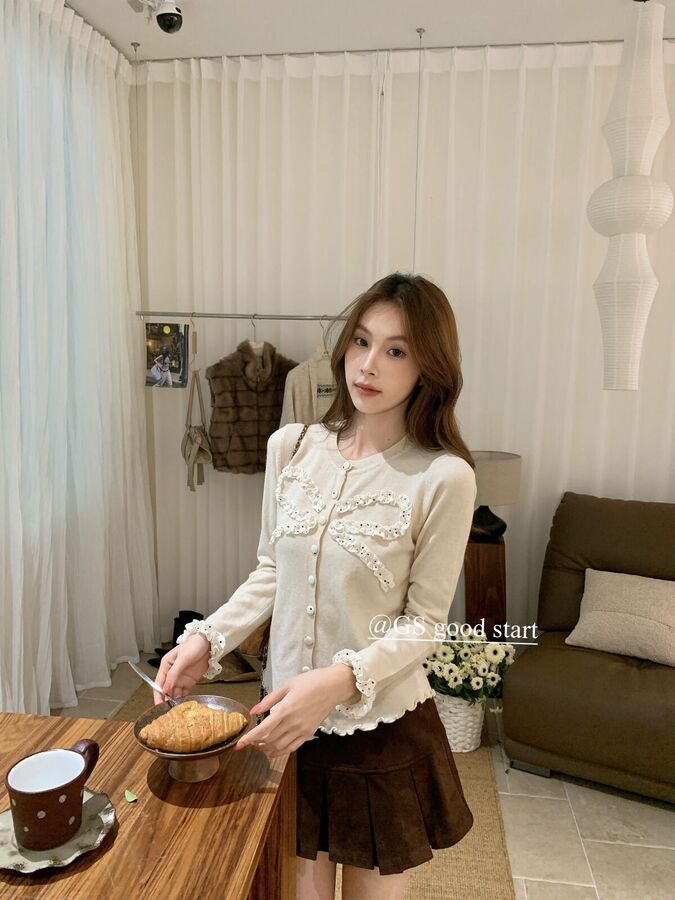 French Polka Dot Bow Long Sleeve Knit Top