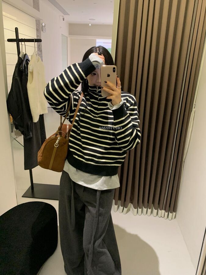 Sweater Turtleneck Half Zip Bergaris view 2