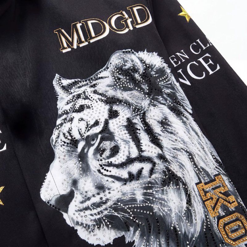 Camisa Manga Longa Estampa Digital Tigre Letras com Strass Premium view 4