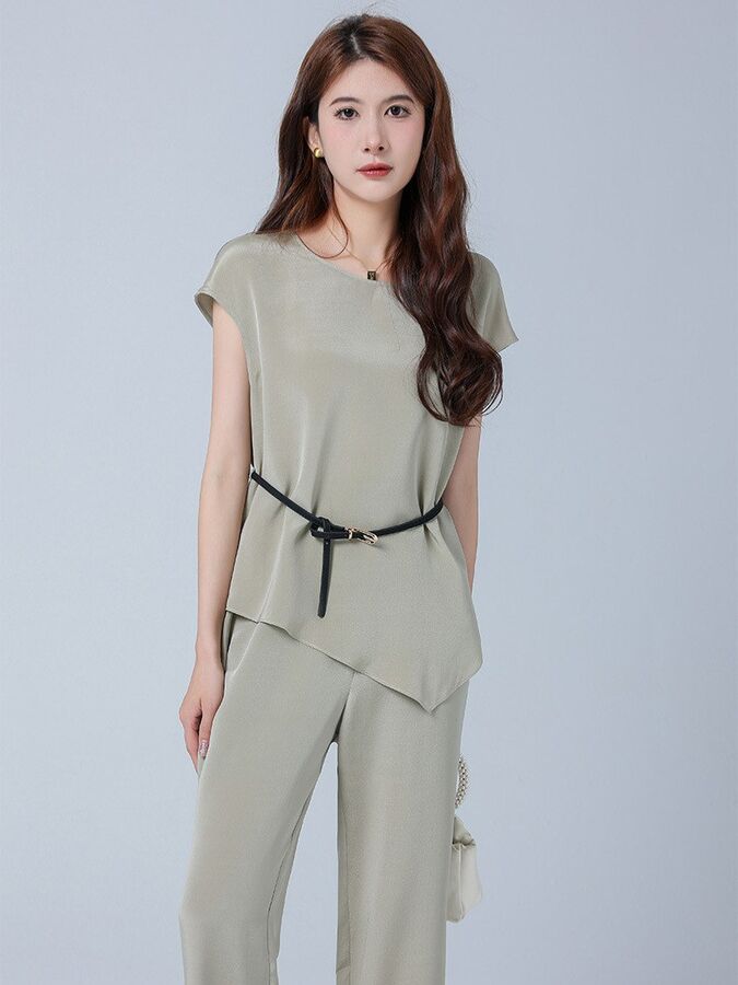 Silk Short Sleeve Top and Pants Set view 4