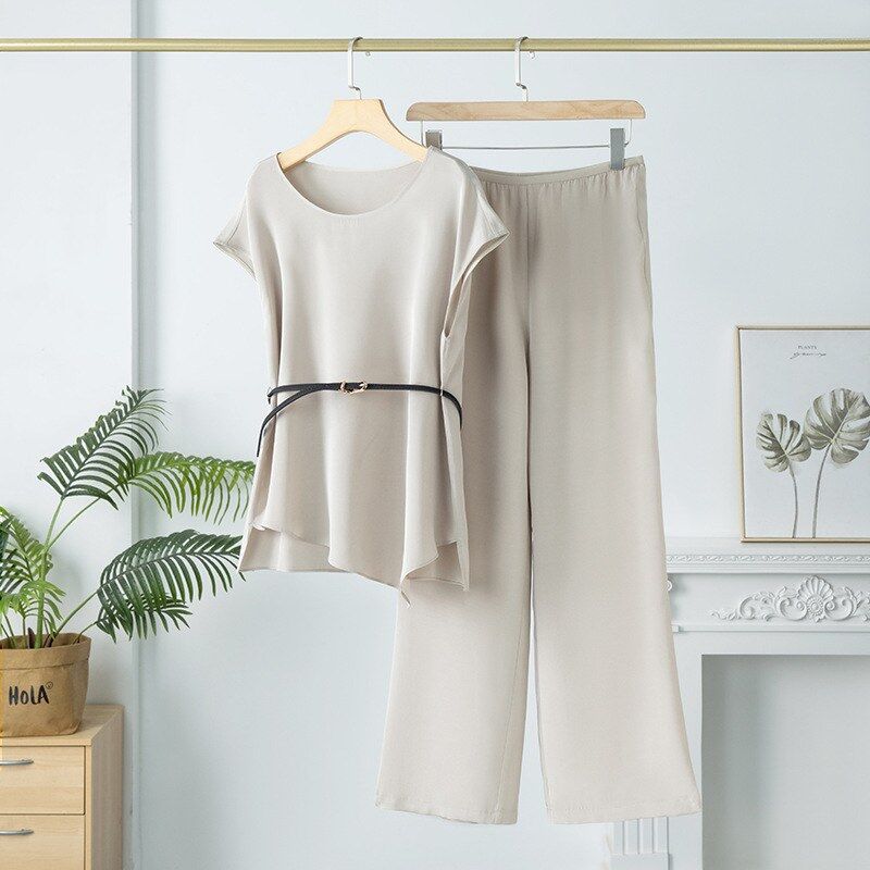 Silk Short Sleeve Top and Pants Set view 9